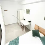 Rent 4 bedroom apartment in Seville