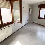 Rent 4 bedroom apartment of 85 m² in Adria