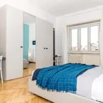 Rent 5 bedroom apartment in Milan