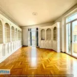 Rent 6 bedroom apartment of 200 m² in Rome