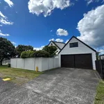 Rent 3 bedroom house in Papamoa Beach