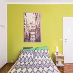 Rent a room of 92 m² in Milan