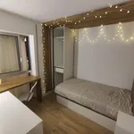 Rent 4 bedroom apartment in Barcelona