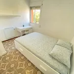 Rent a room of 80 m² in Madrid