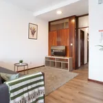 Rent 2 bedroom apartment of 79 m² in Porto