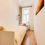 Rent 6 bedroom apartment in Prague