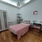 Rent a room of 180 m² in madrid