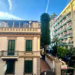 Rent 4 bedroom house of 300 m² in Napoli