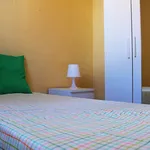 Rent a room in Madrid']