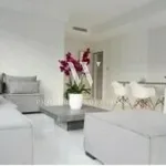 Rent 2 bedroom apartment of 100 m² in Vouliagmeni