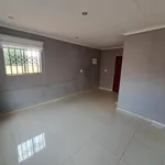 Rent 2 bedroom house of 300 m² in Soweto