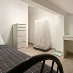 Rent a room in lisbon