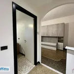 Affitto 2 camera appartamento di 66 m² in Genoa