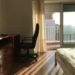 Rent a room of 120 m² in lisbon