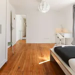 Rent a room in lisbon