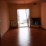 Rent 5 bedroom house of 175 m² in Sant'Alfio