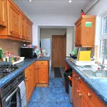 Rent 3 bedroom flat in Mole Valley