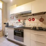 Rent 1 bedroom apartment of 60 m² in Florence