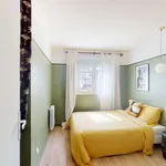 Rent 4 bedroom apartment of 69 m² in REIMS