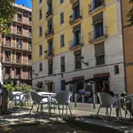 Rent 4 bedroom apartment of 70 m² in Barcelona