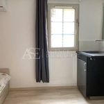 Rent 1 bedroom apartment of 10 m² in Aix-en-Provence 