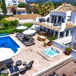 Rent 6 bedroom house of 1000 m² in Marbella