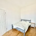 Rent 2 bedroom flat in Yorkshire And The Humber