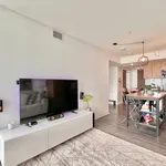 Appartement de 570 m² avec 2 chambre(s) en location à Old Toronto