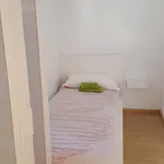 Rent 4 bedroom apartment in Barcelona