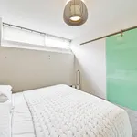 Rent 2 bedroom flat in Green