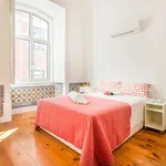 Rent 2 bedroom apartment of 90 m² in Lisbon