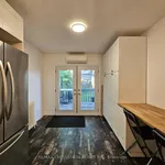 Appartement de 1119 m² avec 3 chambre(s) en location à Toronto (Caledonia-Fairbank)