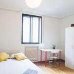 Rent a room of 210 m² in madrid