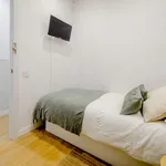 Rent a room of 100 m² in madrid