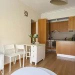 Rent 4 bedroom apartment of 80 m² in Lisboa