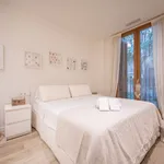 Rent 4 bedroom apartment of 80 m² in Barcelona