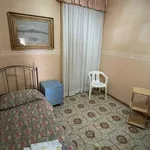 Rent a room in naples