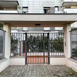 Rent 2 bedroom apartment of 60 m² in Milano