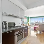 Rent 2 bedroom apartment of 99 m² in New York