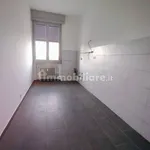 Affitto 3 camera appartamento di 101 m² in Reggio nell'Emilia