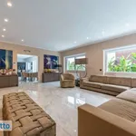 Rent 5 bedroom house of 380 m² in Rome