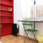 Rent a room in Seville']