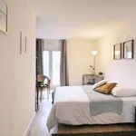 Rent a room in paris