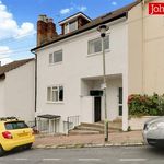 Rent 7 bedroom house in South East England