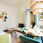 Rent 1 bedroom apartment of 380 m² in Paris