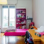 Rent a room of 120 m² in milan