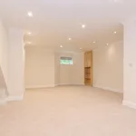 Rent 5 bedroom house in South East England