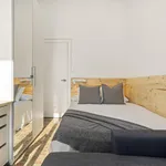 Rent 5 bedroom apartment in Barcelona