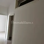 Affitto 2 camera appartamento di 90 m² in Andria