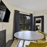 Appartement de 828 m² avec 3 chambre(s) en location à Vancouver